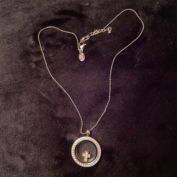 Origami Owl Silver-tone Medium Round Rhinestone Screw locket & Gold-tone cross - Picture 1 of 9